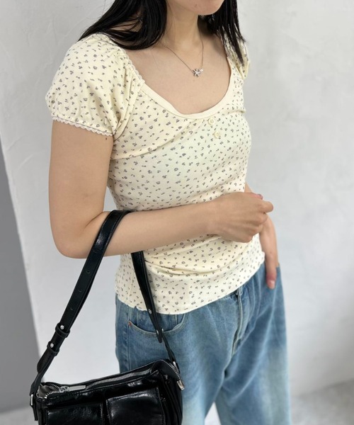 mebole(メボレ)の「pure floral T-shirt(Tシャツ/カットソー・レディース・アイボリー・FREE)」の1枚目の写真