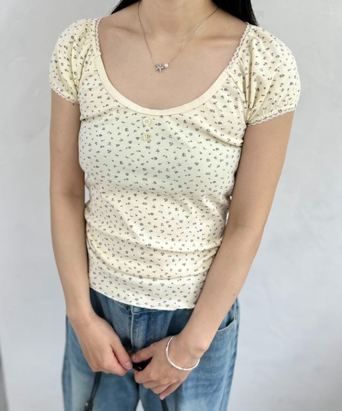mebole(メボレ)の「pure floral T-shirt(Tシャツ/カットソー・レディース・アイボリー・FREE)」の3枚目の写真