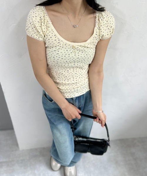 mebole(メボレ)の「pure floral T-shirt(Tシャツ/カットソー・レディース・アイボリー・FREE)」の6枚目の写真