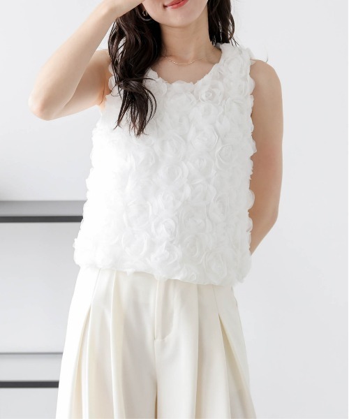 AMELY(エミリー)の「フラワージャガードノースリーブトップス(Tシャツ/カットソー・レディース・ホワイト/アイボリー/ピンク・フリー)」の4枚目の写真