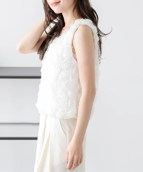 AMELY(エミリー)の「フラワージャガードノースリーブトップス(Tシャツ/カットソー・レディース・ホワイト/アイボリー/ピンク・フリー)」の5枚目の写真