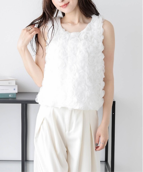AMELY(エミリー)の「フラワージャガードノースリーブトップス(Tシャツ/カットソー・レディース・ホワイト/アイボリー/ピンク・フリー)」の6枚目の写真