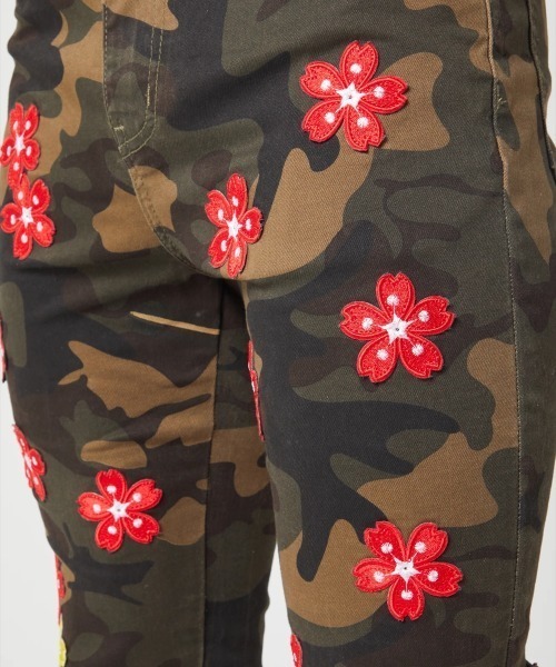 GUAPI 迷彩柄 花刺繍 デニムパンツ 30 L.H.P（エルエイチピー）の「GUAPI/グアピ/Camo Blossom Denim V2