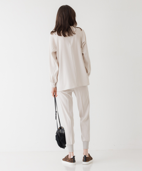 DESIGNWORKS(デザインワークス)の「バックサテンジョーゼットスリットブラウス(シャツ/ブラウス・レディース・グレイッシュベージュ・38)」の20枚目の写真