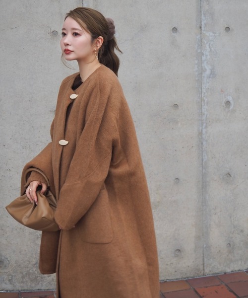 LAULEN(ローレン)の「cashmere muffler collarless coat /カシミヤマフラー付きカラーレスロングコート(ノーカラーコート・レディース・アイボリー/グレイッシュベージュ/チャコールグレー/ブラウン・FREE)」の3枚目の写真