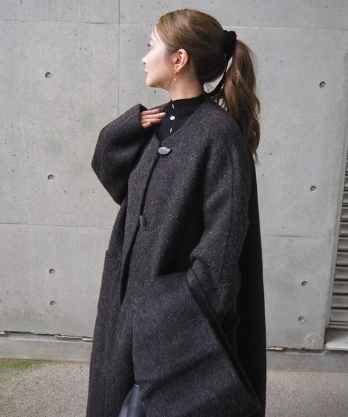 LAULEN(ローレン)の「cashmere muffler collarless coat /カシミヤマフラー付きカラーレスロングコート(ノーカラーコート・レディース・アイボリー/グレイッシュベージュ/チャコールグレー/ブラウン・FREE)」の1枚目の写真