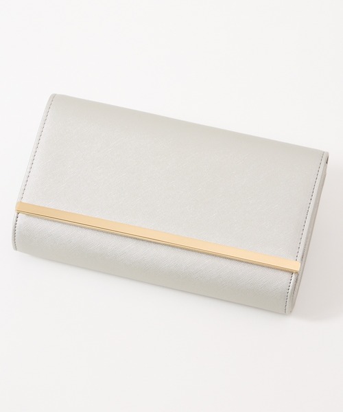 AIMER（エメ）の「【WEB限定】メタルバー付きフラップクラッチパーティーバッグ（クラッチバッグ・レディース・シルバー/ゴールド・FREE）」の2枚目の写真