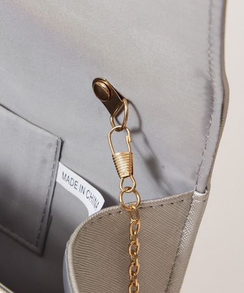 AIMER（エメ）の「【WEB限定】メタルバー付きフラップクラッチパーティーバッグ（クラッチバッグ・レディース・シルバー/ゴールド・FREE）」の20枚目の写真