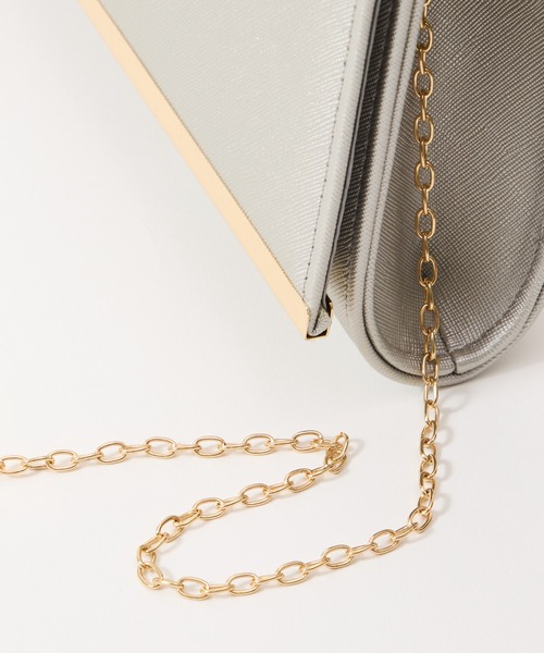 AIMER（エメ）の「【WEB限定】メタルバー付きフラップクラッチパーティーバッグ（クラッチバッグ・レディース・シルバー/ゴールド・FREE）」の21枚目の写真