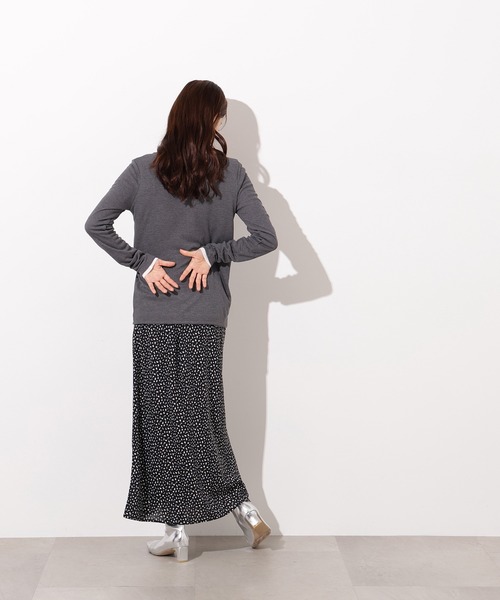 N.（N. Natural Beauty Basic）（エヌエヌナチュラルビューティーベーシック）の「ヘンリーネックシアーカットソー（Tシャツ/カットソー・レディース・ブラウン/イエロー/オフホワイト/グレー・MEDIUM）」の5枚目の写真