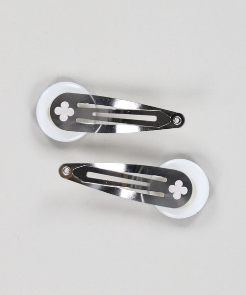 SPINNS（スピンズ）の「【2個セット】ボタンパッチンピン/ヘアピン/ドット柄/NEO森ガール（ヘアピン・レディース・ホワイト/ブラック・ONESIZE）」の7枚目の写真