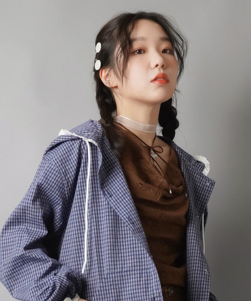 SPINNS（スピンズ）の「【2個セット】ボタンパッチンピン/ヘアピン/ドット柄/NEO森ガール（ヘアピン・レディース・ホワイト/ブラック・ONESIZE）」の4枚目の写真