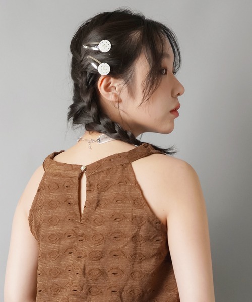 SPINNS（スピンズ）の「【2個セット】ボタンパッチンピン/ヘアピン/ドット柄/NEO森ガール（ヘアピン・レディース・ホワイト/ブラック・ONESIZE）」の3枚目の写真