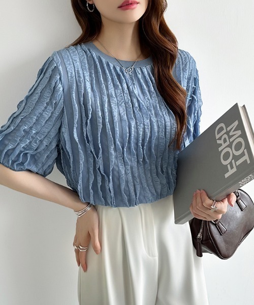 COCOMOMO(ココモモ)の「ウェーブフリルで華やかに フリルトップス シアートップス フリルTシャツ 半袖 フリル カットソー 夏服(Tシャツ/カットソー・レディース・ホワイト/ライトグレー/ピンク/ベージュ/ブルー/ブラック・S/M/L)」の5枚目の写真
