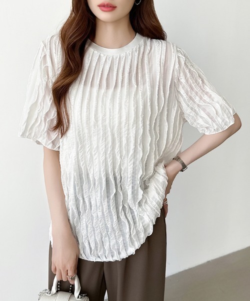 COCOMOMO(ココモモ)の「ウェーブフリルで華やかに フリルトップス シアートップス フリルTシャツ 半袖 フリル カットソー 夏服(Tシャツ/カットソー・レディース・ホワイト/ライトグレー/ピンク/ベージュ/ブルー/ブラック・S/M/L)」の15枚目の写真