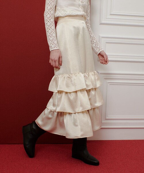 LOULOU WILLOUGHBY(ルルウィルビー)の「【LOULOU WILLOUGHBY】トリアセサテンティアードスカート(スカート・レディース・アイボリー/マスタード/ブラック・2/1)」の17枚目の写真