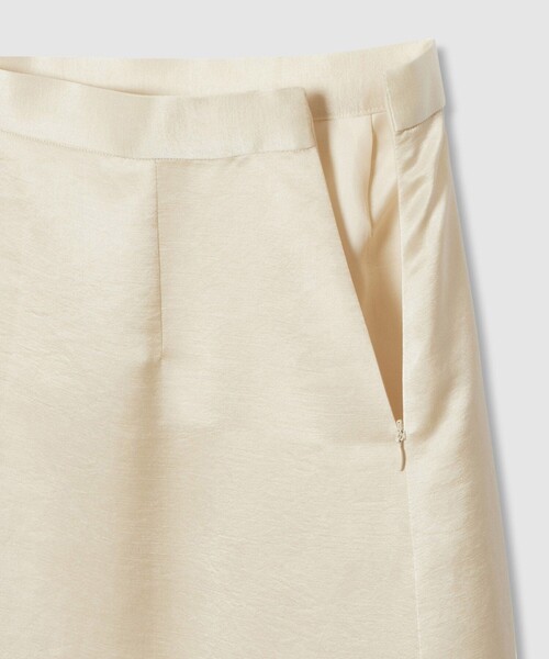 LOULOU WILLOUGHBY(ルルウィルビー)の「【LOULOU WILLOUGHBY】トリアセサテンティアードスカート(スカート・レディース・アイボリー/マスタード/ブラック・2/1)」の4枚目の写真