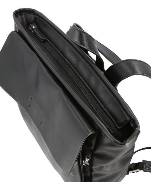 Legato Largo(レガートラルゴ)の「Legato Largo レガートラルゴ フェイクレザーPC収納リュック LG-F2015(バックパック/リュック・レディース・ベージュ・FREE)」の12枚目の写真