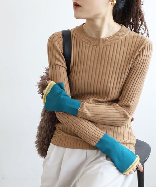 le.coeur blanc（ルクールブラン）の「《WEB限定アイテム》レイヤードカフス配色リブニット（ニット/セーター・レディース・ブラック/チャコールグレー/オフホワイト/キャメル・38）」の4枚目の写真