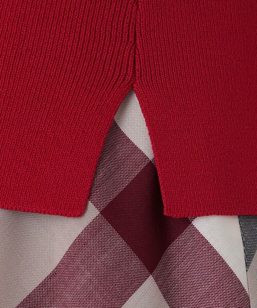 BLUE LABEL CRESTBRIDGE(ブルーレーベルクレストブリッジ)の「ドライレーヨンストレッチケープ付きニット(ニット/セーター・レディース・レッド系その他/ダークネイビー/ブルー系その他2・38)」の7枚目の写真