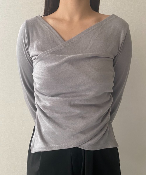 Geeong（ジーオン）の「【ZOZO限定】Vネック シャーリング クロスデザイン カットソー（Tシャツ/カットソー・レディース・ブラック/グレー/ホワイト・FREE）」の21枚目の写真