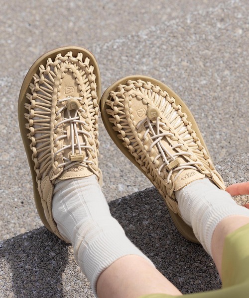 KEEN(キーン)の「UNEEK / ユニーク/ レディース スニーカーサンダル(サンダル・レディース・ベージュ・25cm/24.5cm/24cm/23.5cm/23cm/22.5cm/25.5cm)」の13枚目の写真