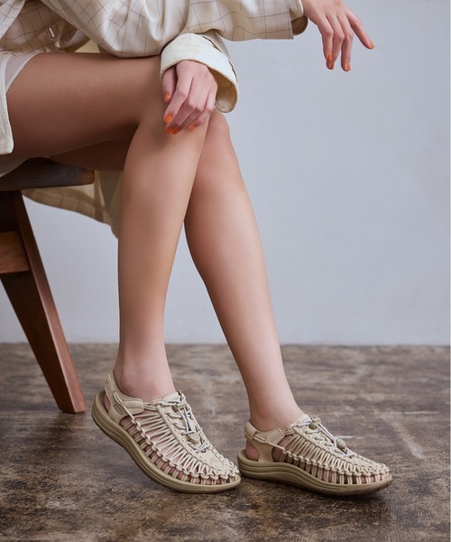 KEEN(キーン)の「UNEEK / ユニーク/ レディース スニーカーサンダル(サンダル・レディース・ベージュ・25cm/24.5cm/24cm/23.5cm/23cm/22.5cm/25.5cm)」の10枚目の写真