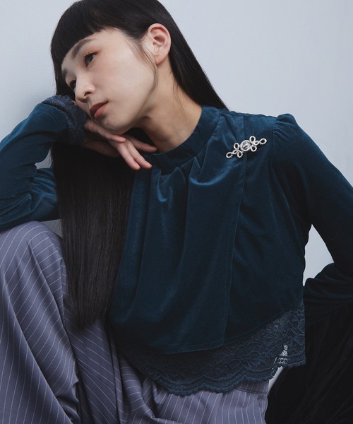 ELUNIS(エルニス)の「レースレイヤードベロアトップス(Tシャツ/カットソー・レディース・ブラック/ブルー・FREE)」の3枚目の写真
