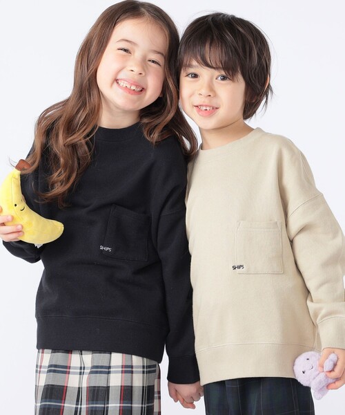 SHIPS(シップス)の「【WEB限定】SHIPS KIDS:100~160cm / NEW マイクロ ロゴ スウェット(スウェット・キッズ・ベージュ/ライトブルー/ブラック/グレー・100/110/120/130/140/150/160)」の1枚目の写真