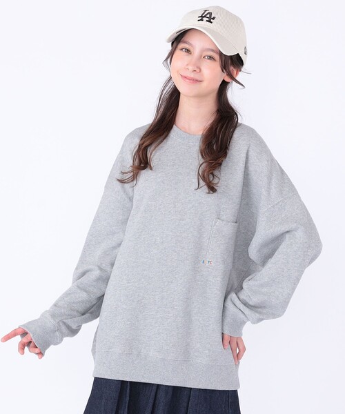 SHIPS(シップス)の「【WEB限定】SHIPS KIDS:100~160cm / NEW マイクロ ロゴ スウェット(スウェット・キッズ・ベージュ/ライトブルー/ブラック/グレー・100/110/120/130/140/150/160)」の5枚目の写真