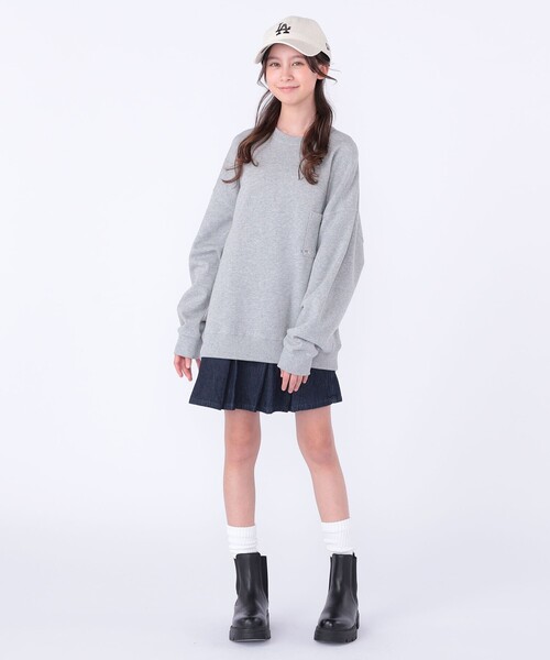 SHIPS(シップス)の「【WEB限定】SHIPS KIDS:100~160cm / NEW マイクロ ロゴ スウェット(スウェット・キッズ・ベージュ/ライトブルー/ブラック/グレー・100/110/120/130/140/150/160)」の9枚目の写真