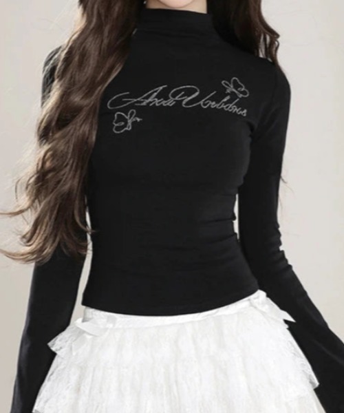 Lae(レイ)の「logo hineck tshirts(Tシャツ/カットソー・レディース・ブラック/ピンク・SMALL/MEDIUM/LARGE)」の1枚目の写真