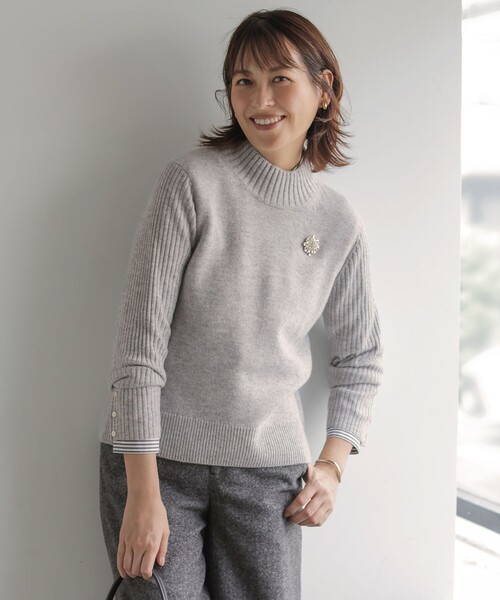 J.PRESS(ジェイプレス)の「CASHBIT NEO ハイネック ニット(ニット/セーター・レディース・イエロー系/ブルー系/ピンク系/ライトグレー系/ブラウン系/ホワイト系・MEDIUM/LARGE)」の3枚目の写真