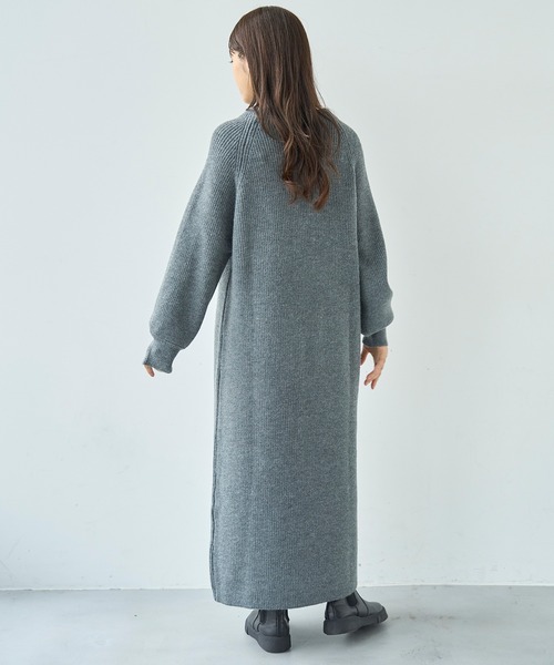 mil(ミル)の「前後2wayハーフジップニットワンピース【585101】(ワンピース・レディース・チャコールグレー/ダークベージュ/モカ・ONESIZE)」の6枚目の写真