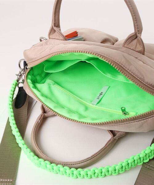 cheek(BAG)(チーク)の「W pocket 3way boston / ボストンバッグ(ボストンバッグ・レディース・グレー/カーキ/ベージュ/ブラック・FREE)」の13枚目の写真