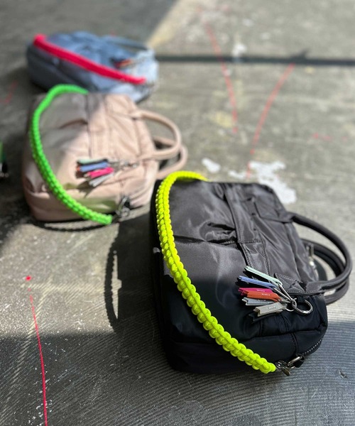 cheek(BAG)(チーク)の「W pocket 3way boston / ボストンバッグ(ボストンバッグ・レディース・グレー/カーキ/ベージュ/ブラック・FREE)」の5枚目の写真