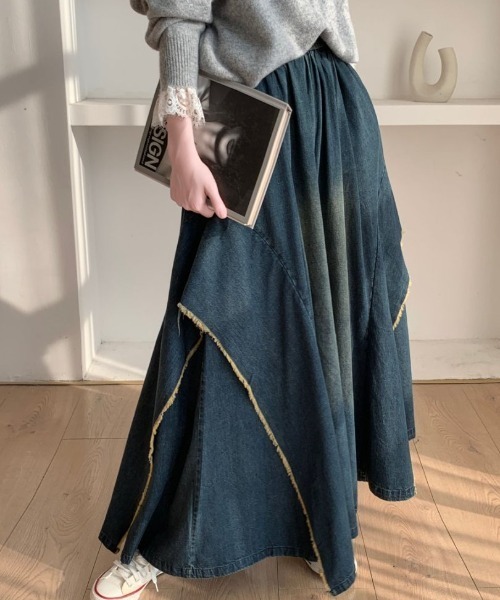 ABITOKYO（アビトーキョー）の「アシメデザインデニムワイドスカパン（デニムパンツ・レディース・ブラック/ブルー・FREE）」の4枚目の写真