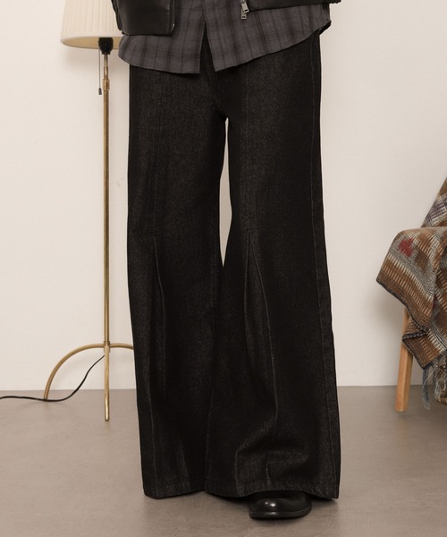 LUCY(ルーシー)の「LUCY/センタータックバギーフレアデニム(デニムパンツ・メンズ・ケミカルウォッシュ/ブラック系2・MEDIUM/LARGE)」の11枚目の写真