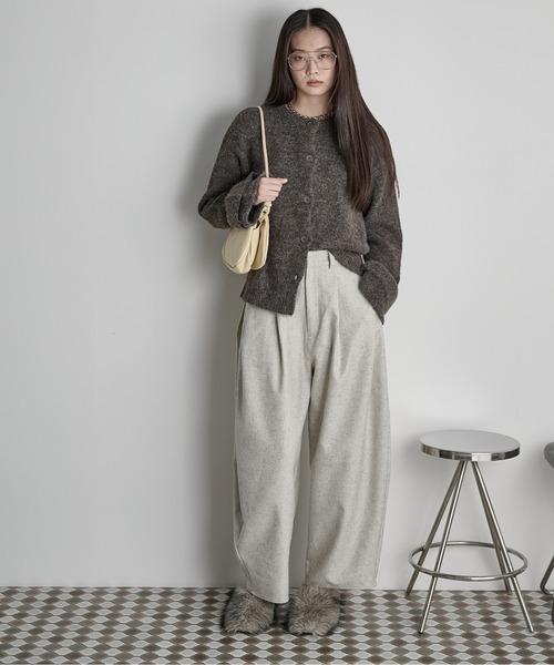THE YOn(ザヨン)の「ミックスカルゼタックコクーンバレルパンツ(その他パンツ・レディース・オートミール/ブラウン/ブラック・FREE)」の11枚目の写真