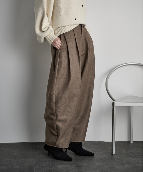 THE YOn(ザヨン)の「ミックスカルゼタックコクーンバレルパンツ(その他パンツ・レディース・オートミール/ブラウン/ブラック・FREE)」の16枚目の写真