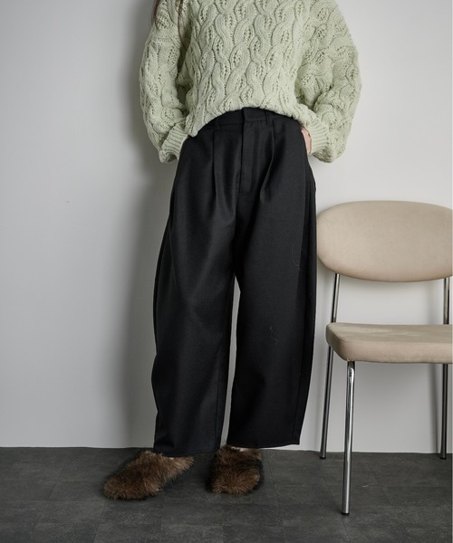 THE YOn(ザヨン)の「ミックスカルゼタックコクーンバレルパンツ(その他パンツ・レディース・オートミール/ブラウン/ブラック・FREE)」の22枚目の写真