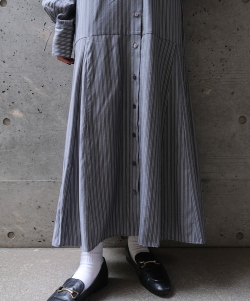 CIEL'AIR（シエルエアー）の「STRIPED SHIRT OP(ｽﾄﾗｲﾌﾟｼｬﾂﾜﾝﾋﾟｰｽ)（シャツワンピース・レディース・ブラック/ブルー・MEDIUM）」の8枚目の写真