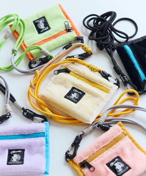 COBMASTER(コブマスター)の「Cobmaster/コブマスター 別注Fluffy wallet pouch フラッフィー ウォレットポーチ(財布・メンズ・ブラック/ピンク/グリーン/ラベンダー/ベージュ・ONE SIZE)」の1枚目の写真