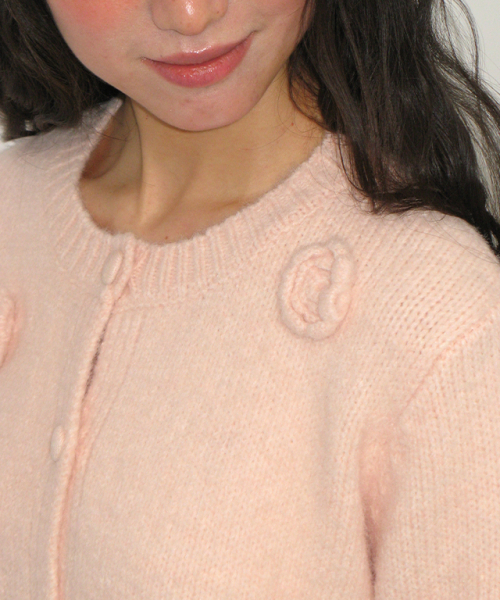 RONRON(ロンロン)の「VINTAGE FLOWER HANDMADE KNIT CARDIGAN SOFT PINK(カーディガン/ボレロ・レディース・その他・FREE)」の2枚目の写真