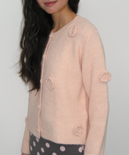 RONRON(ロンロン)の「VINTAGE FLOWER HANDMADE KNIT CARDIGAN SOFT PINK(カーディガン/ボレロ・レディース・その他・FREE)」の5枚目の写真