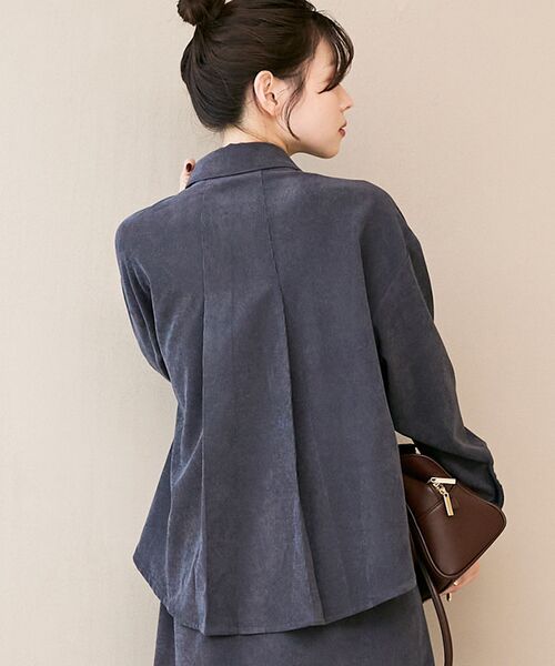 le.coeur blanc（ルクールブラン）の「コーデュロイタックシャツ（シャツ/ブラウス・レディース・アイボリー/グレイッシュベージュ/チャコールグレー・38）」の7枚目の写真