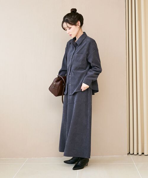 le.coeur blanc（ルクールブラン）の「コーデュロイタックシャツ（シャツ/ブラウス・レディース・アイボリー/グレイッシュベージュ/チャコールグレー・38）」の10枚目の写真