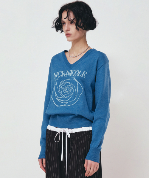 NICK&NICOLE(ニックアンドニコール)の「NICOLE ROSE JAQUARD PULLOVER KNIT_BLUE(ニット/セーター・レディース・その他・FREE)」の2枚目の写真