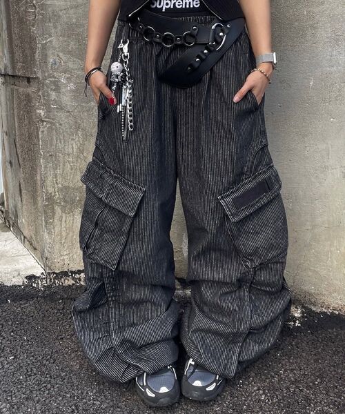 RSSC(アールエスエスシー)の「WRINKLE MIXED STRIPE CARPENTER DENIM PANTS - BLACK(デニムパンツ・メンズ・その他・1/2)」の17枚目の写真