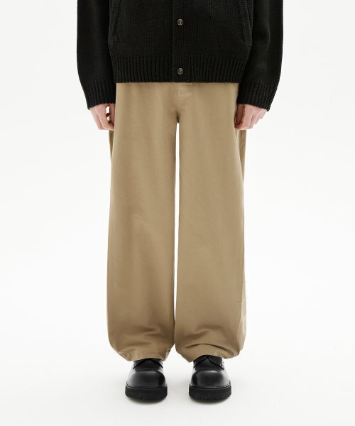 TRILLION(トリリオン)の「サイドタックスナップボタンワイドコットンパンツ(ベージュ)(その他パンツ・レディース・その他・LARGE/X-LARGE/MEDIUM)」の2枚目の写真
